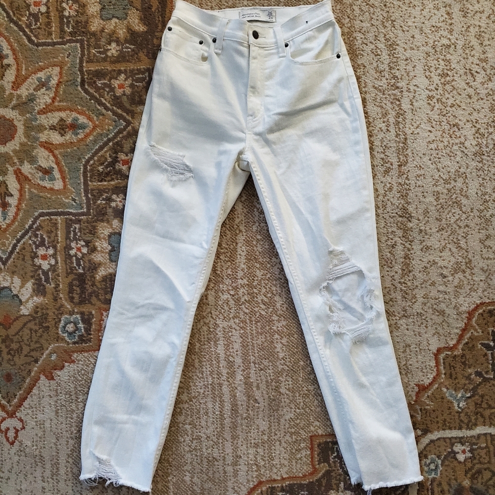 ABERCROMBIE & FITCH Ripped Raw Hem High Rise Mom Jeans 2R
